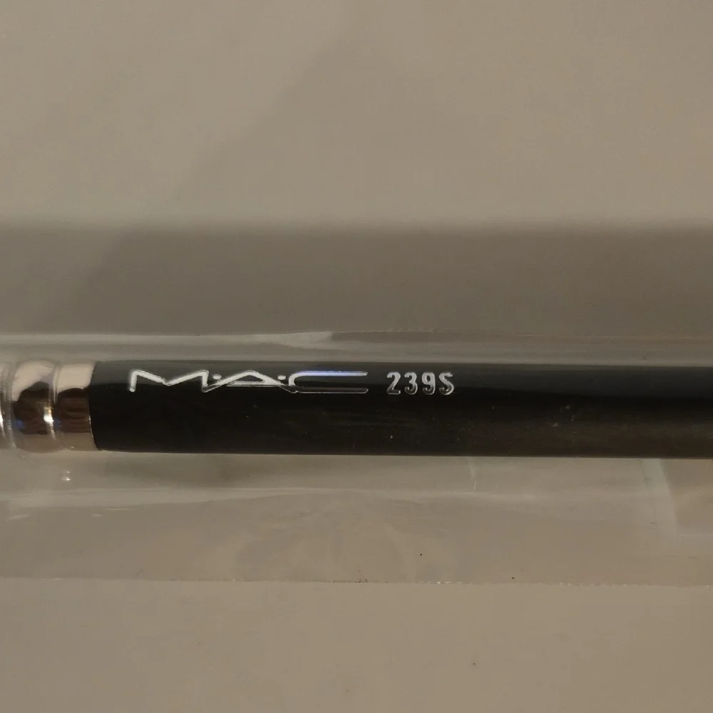 MAC 239S Pencil Brush